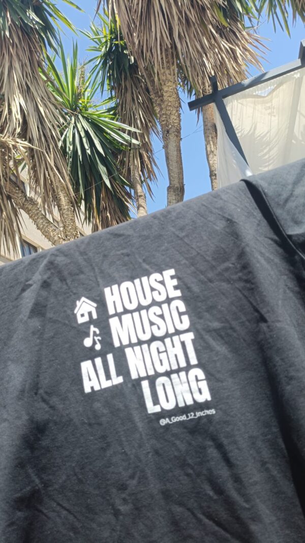 House Music all Night long on the beach